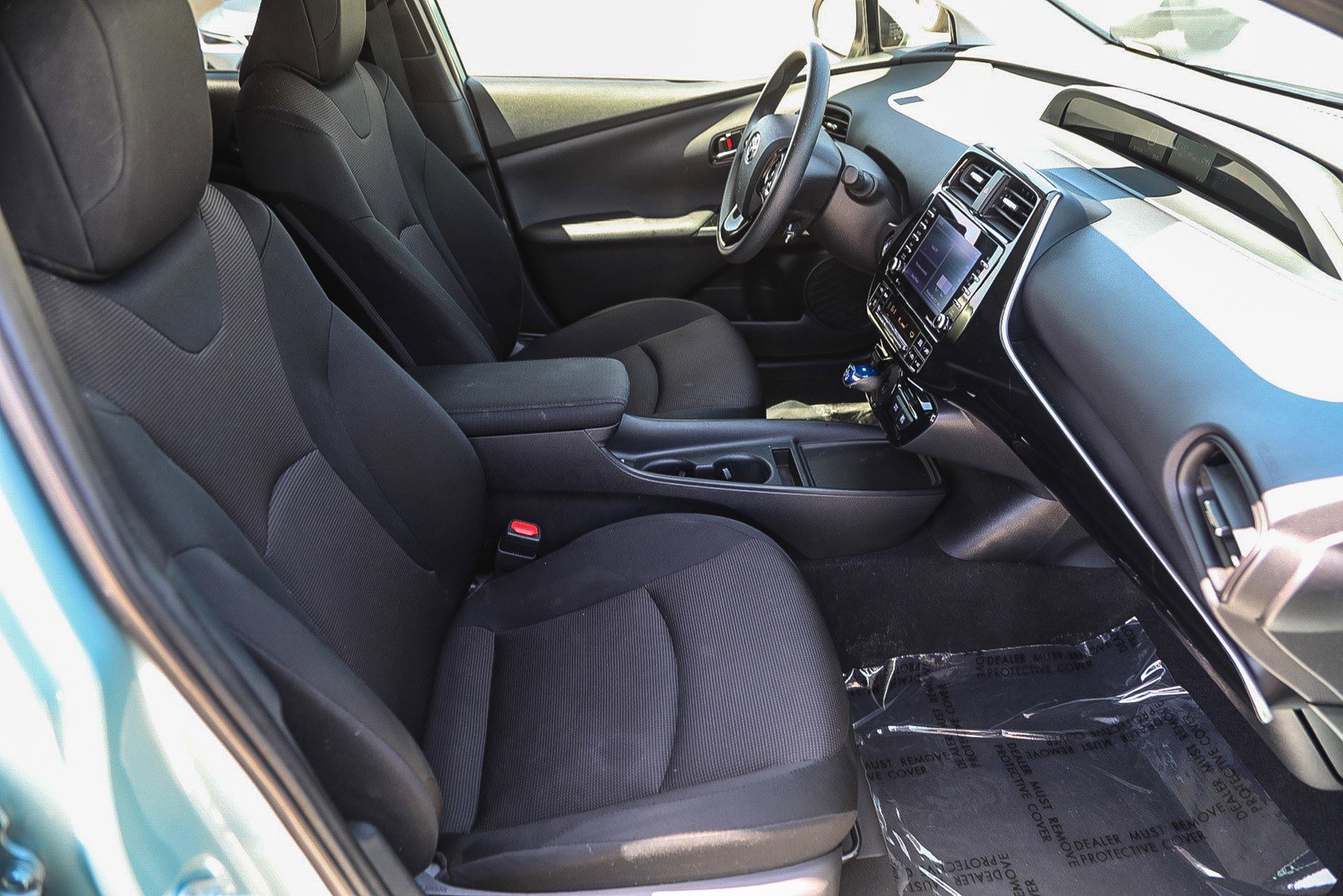 Used 2021 Toyota Prius L Eco FWD image 16