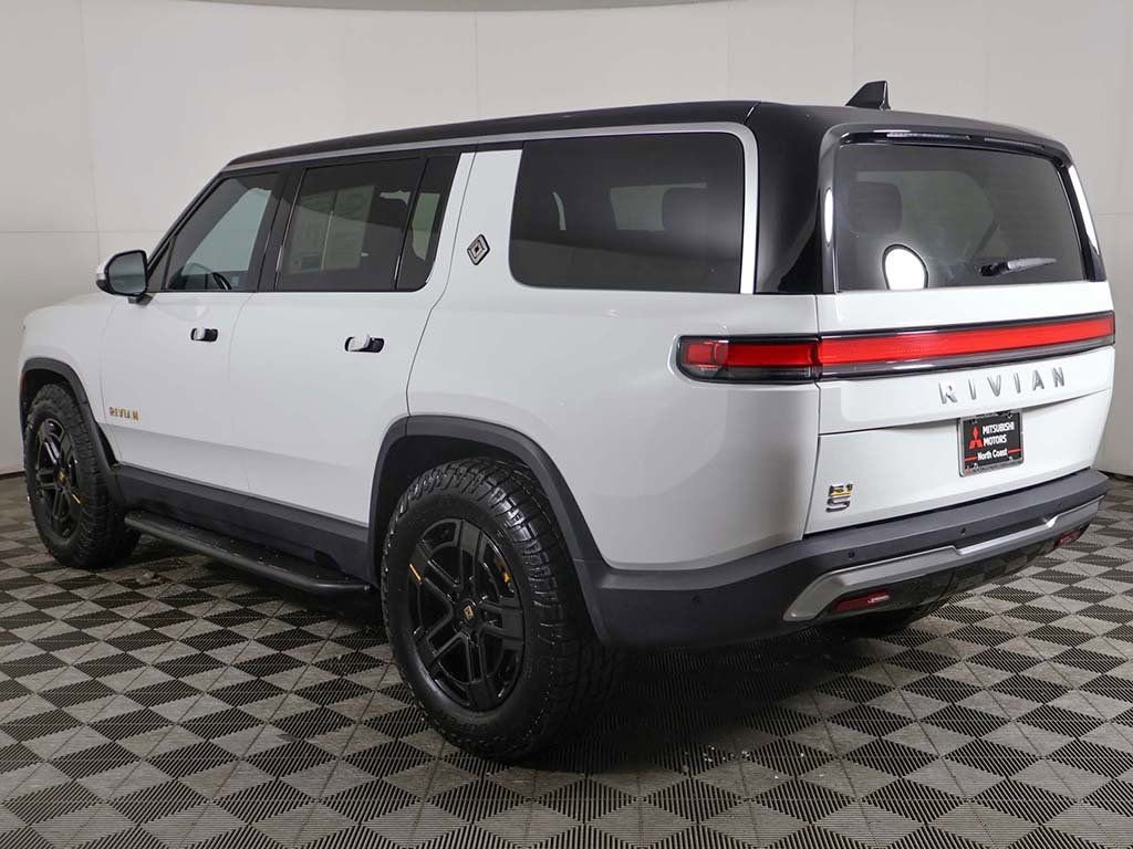 Used 2023 Rivian R1S Adventure image 12
