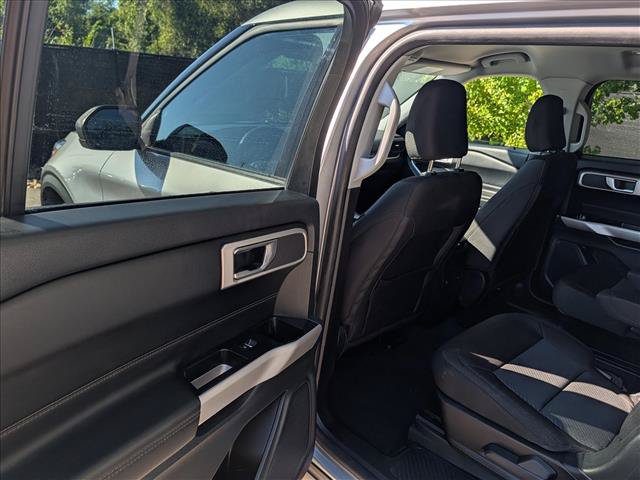 Used 2022 Ford Explorer XLT AWD/4WD image 25