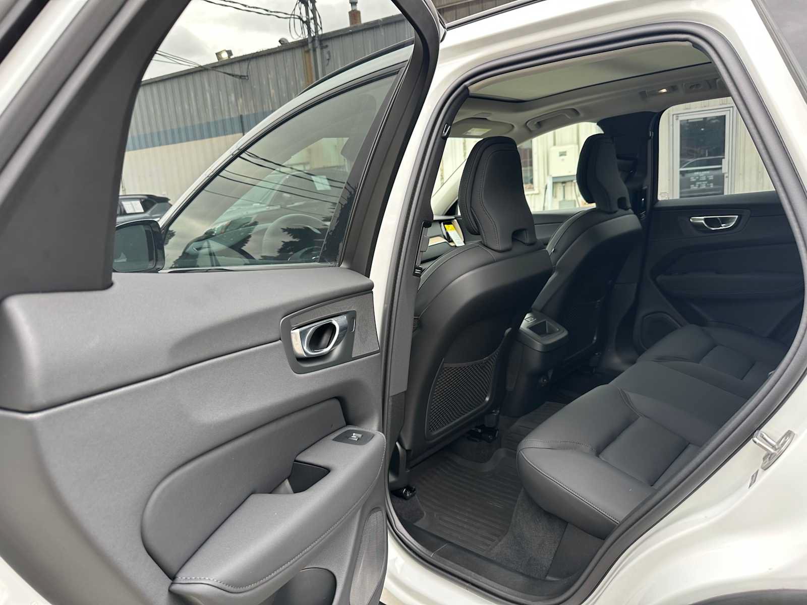 Used 2026 Volvo XC60 B5 Plus w/ Climate Package AWD/4WD image 16