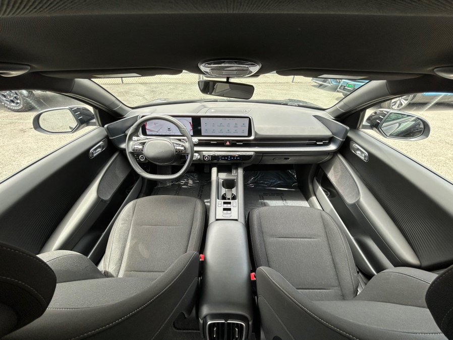 Used 2024 Hyundai Ioniq 6 SE RWD image 34