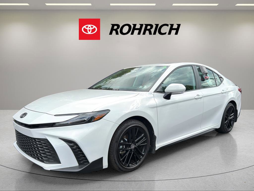 Used 2026 Toyota Camry SE w/ Convenience Package FWD image 1
