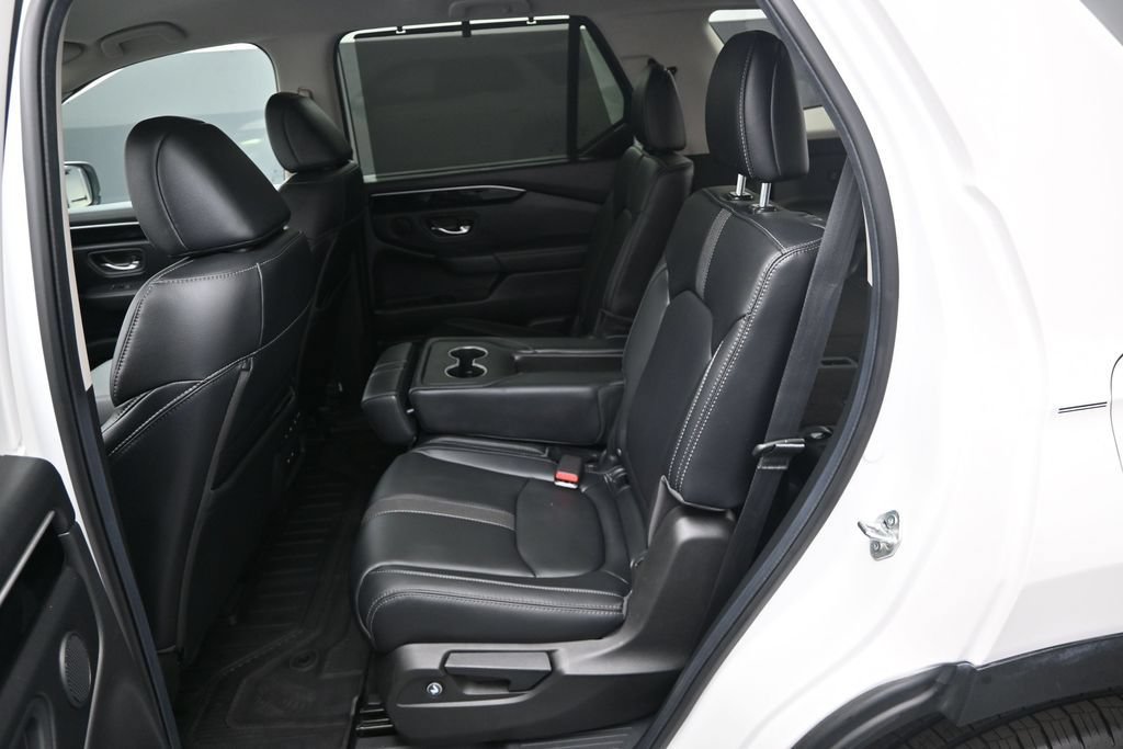 Used 2025 Honda Pilot EX-L image 12
