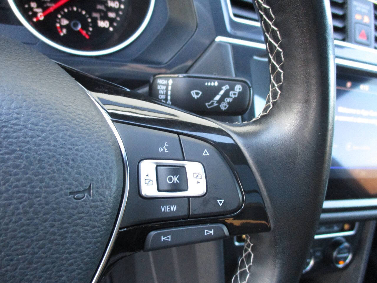 Used 2021 Volkswagen Tiguan SE R-Line FWD image 64