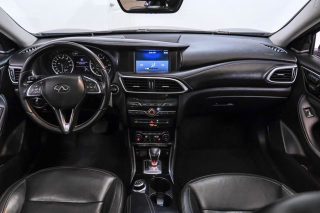 Used 2018 INFINITI QX30 Premium w/ Cargo Package image 16