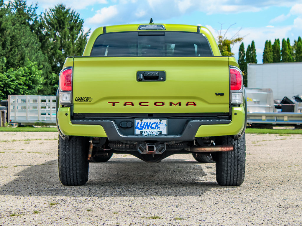 Used 2023 Toyota Tacoma TRD Off-Road w/ TRD Premium Off Road Package AWD/4WD image 3