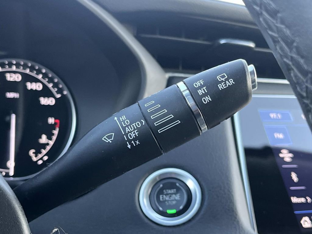 Certified 2023 Cadillac XT4 Premium Luxury w/ Enhanced Visibility Package image 33