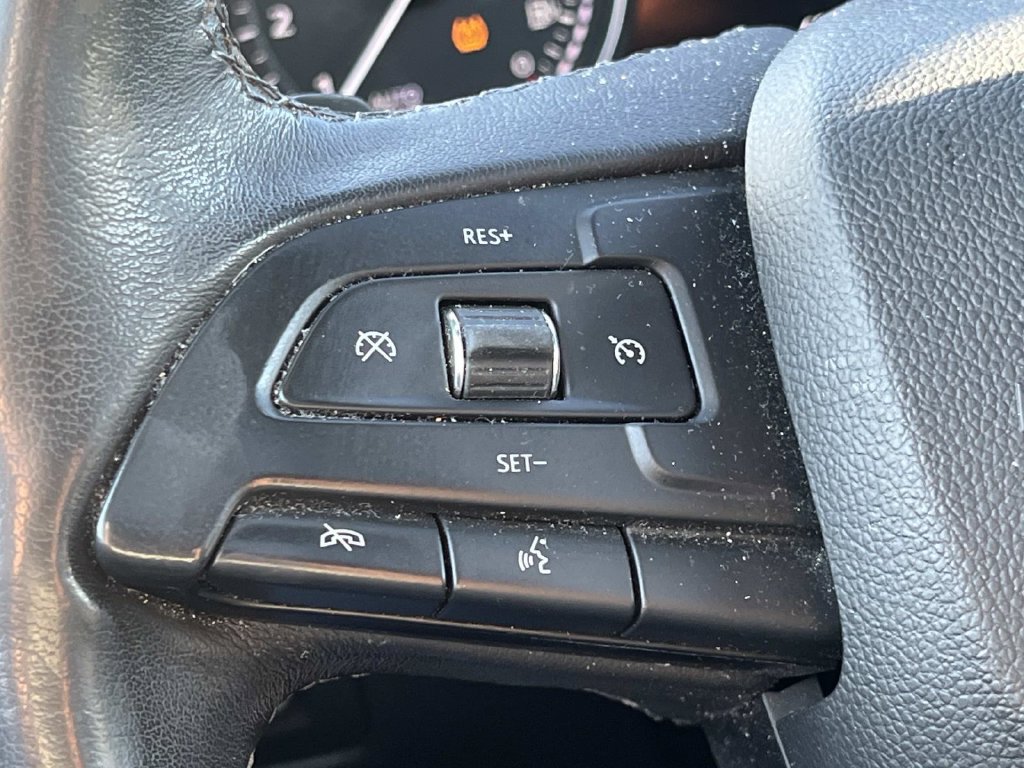 Used 2019 Cadillac XT4 Premium Luxury w/ Technology Package FWD image 34