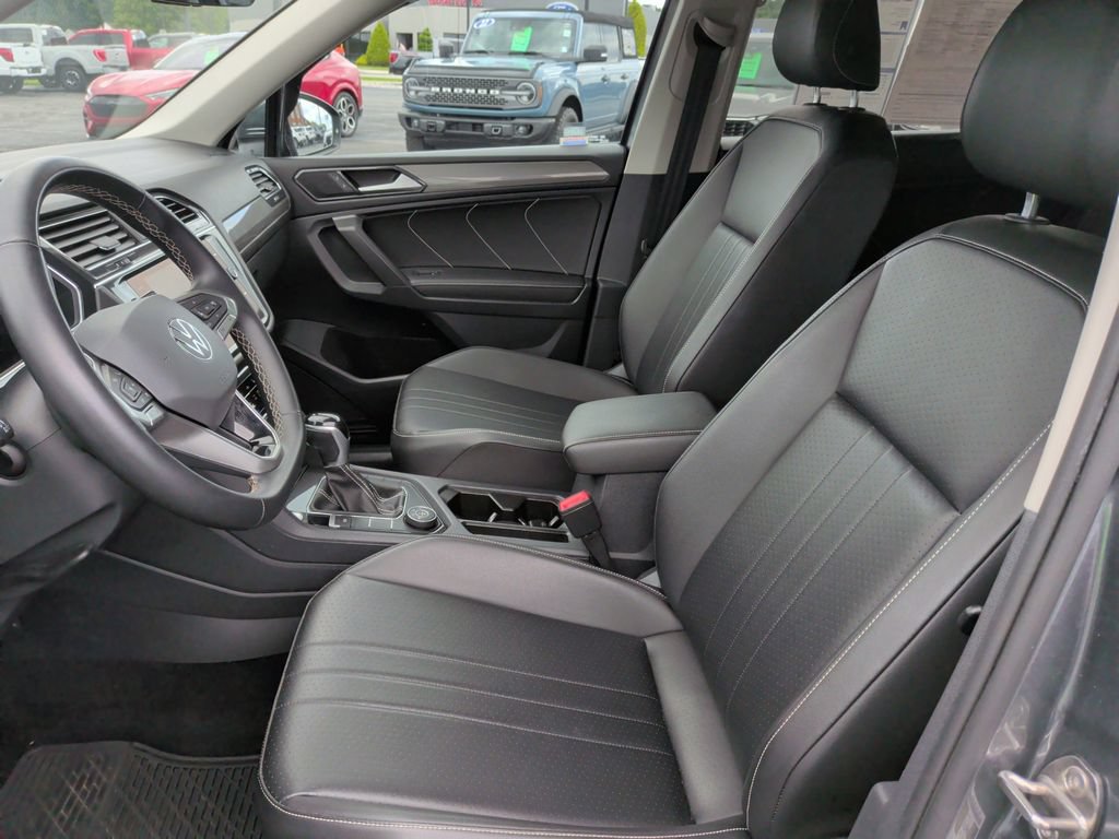Used 2022 Volkswagen Tiguan SE AWD/4WD image 4