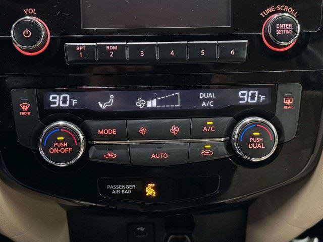 Used 2016 Nissan Rogue SV FWD image 51