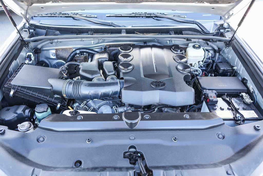 Used 2022 Toyota 4Runner SR5 AWD/4WD image 26