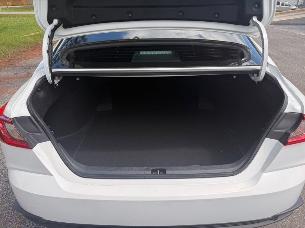 Used 2025 Toyota Camry SE FWD image 18