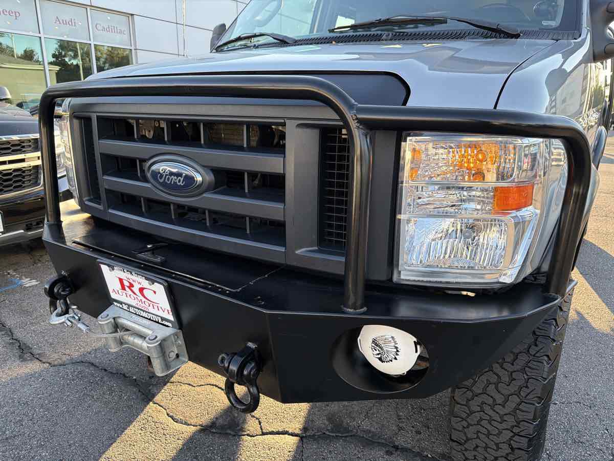 Used 2010 Ford E-350 and Econoline 350 Super Duty image 45