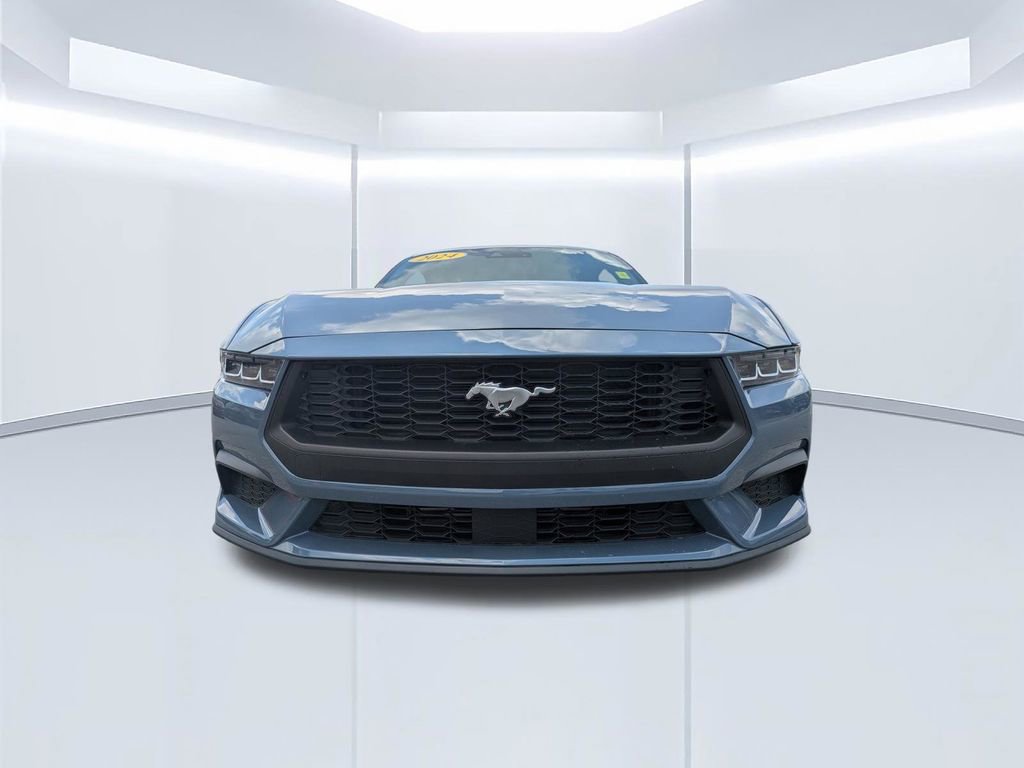 Used 2024 Ford Mustang Coupe RWD image 9