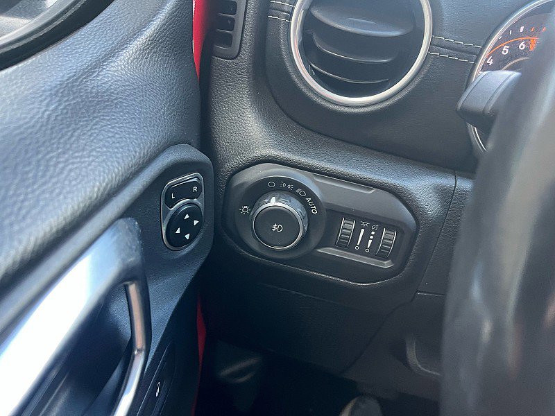 Used 2018 Jeep Wrangler Unlimited Sahara w/ Dual Top Group image 29