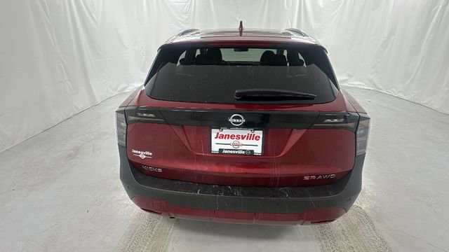 Certified 2025 Nissan Kicks SR image 4