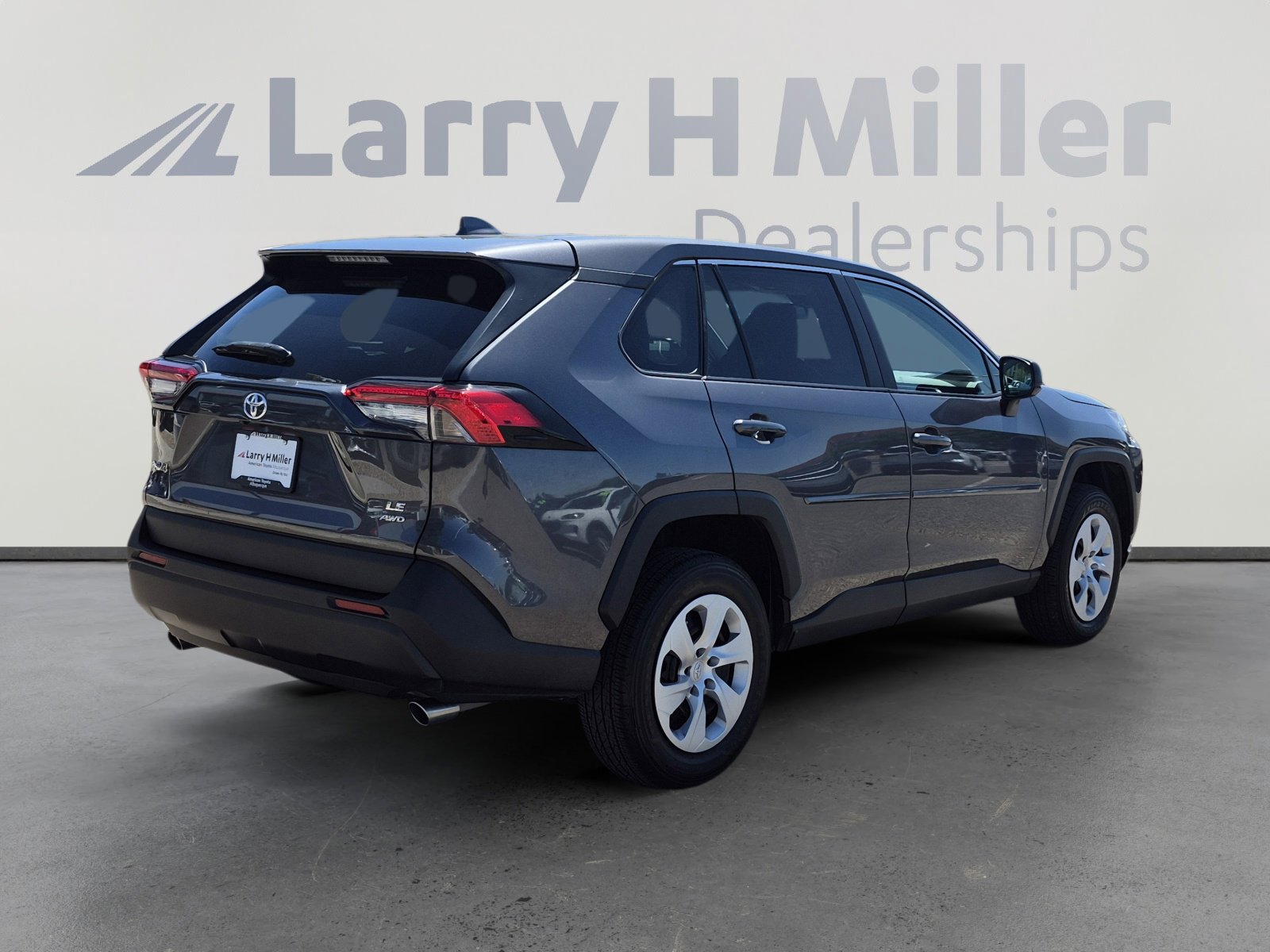 Certified 2024 Toyota RAV4 LE AWD/4WD image 5