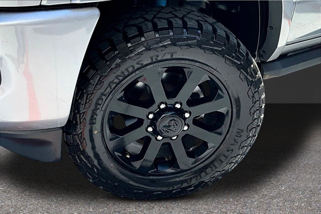 Used 2020 RAM 2500 Laramie w/ Night Edition image 32