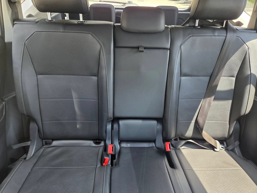 Used 2019 Volkswagen Tiguan SE w/ Panoramic Sunroof Package FWD image 33