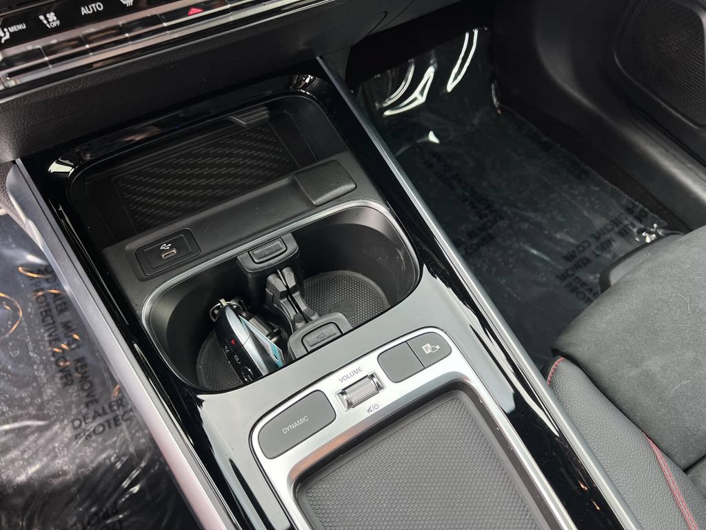 Used 2024 Mercedes-Benz GLB 250 4MATIC image 23
