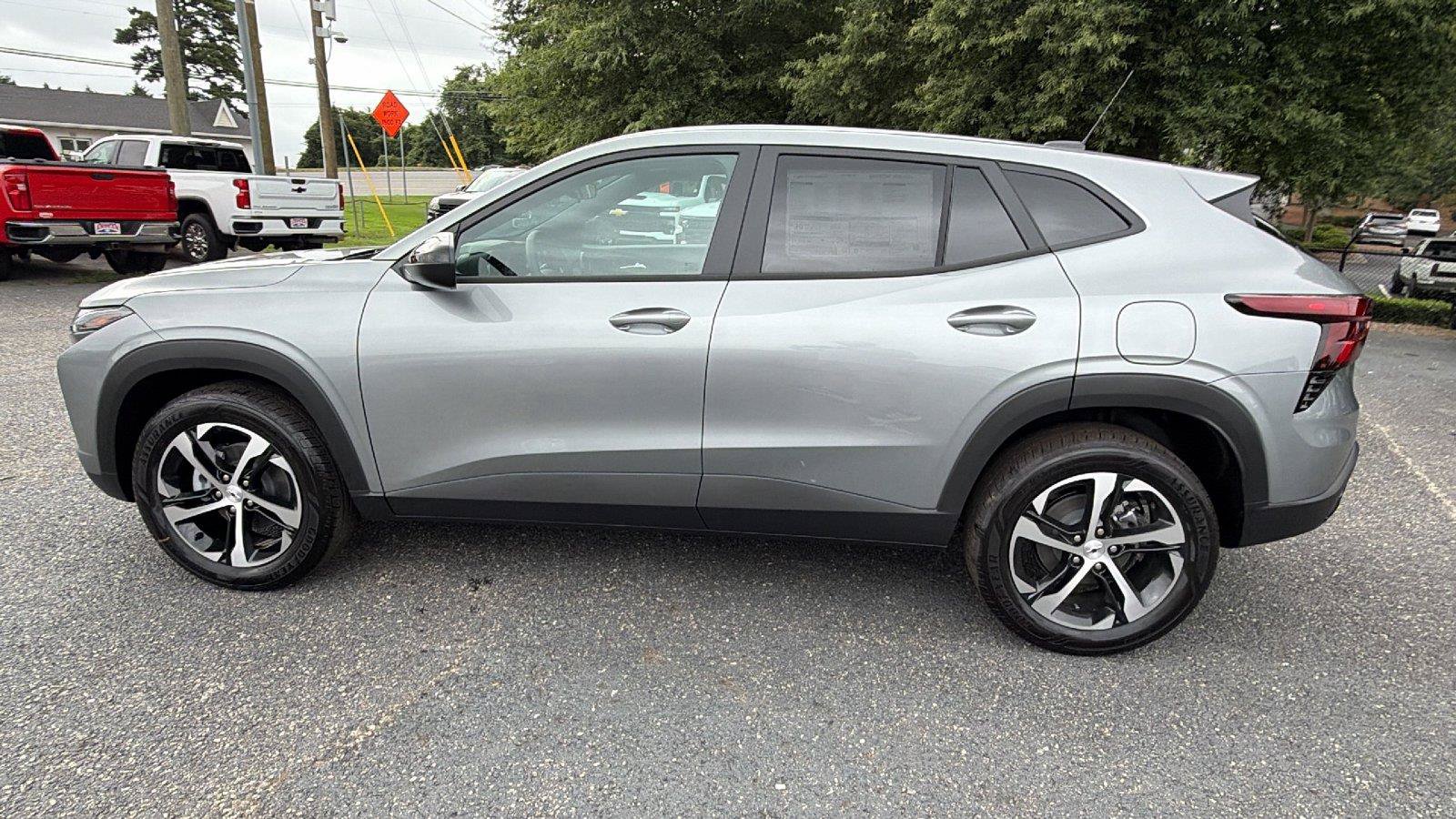 New 2026 Chevrolet Trax RS w/ Sunroof Package FWD image 12