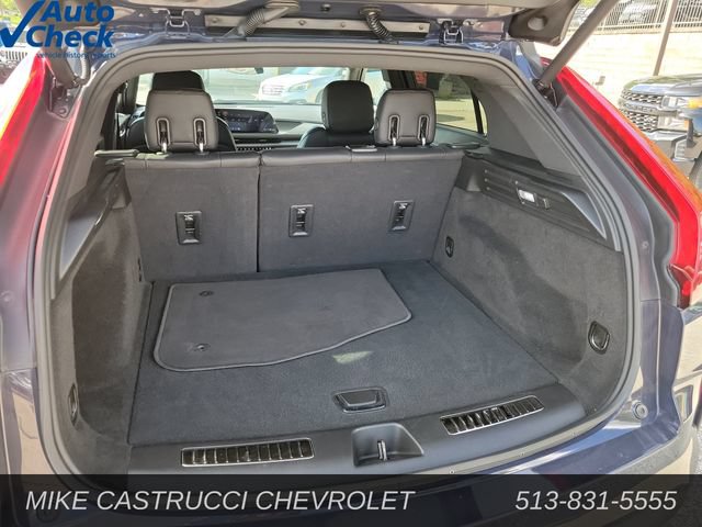 Used 2025 Cadillac XT4 Premium Luxury FWD image 29