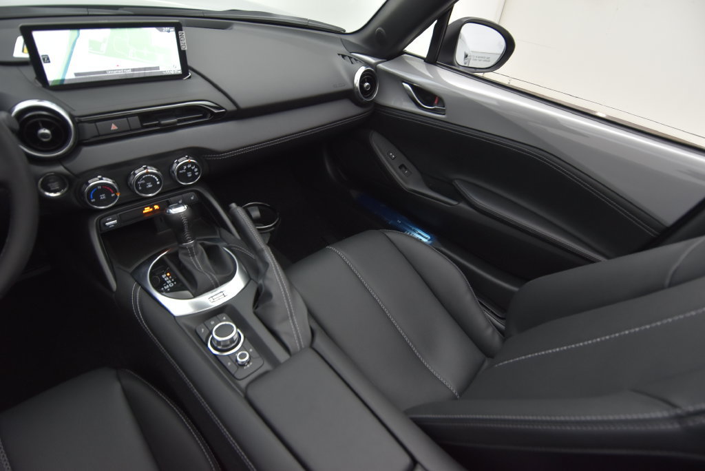 Used 2025 MAZDA MX-5 Miata RF Grand Touring RWD image 29