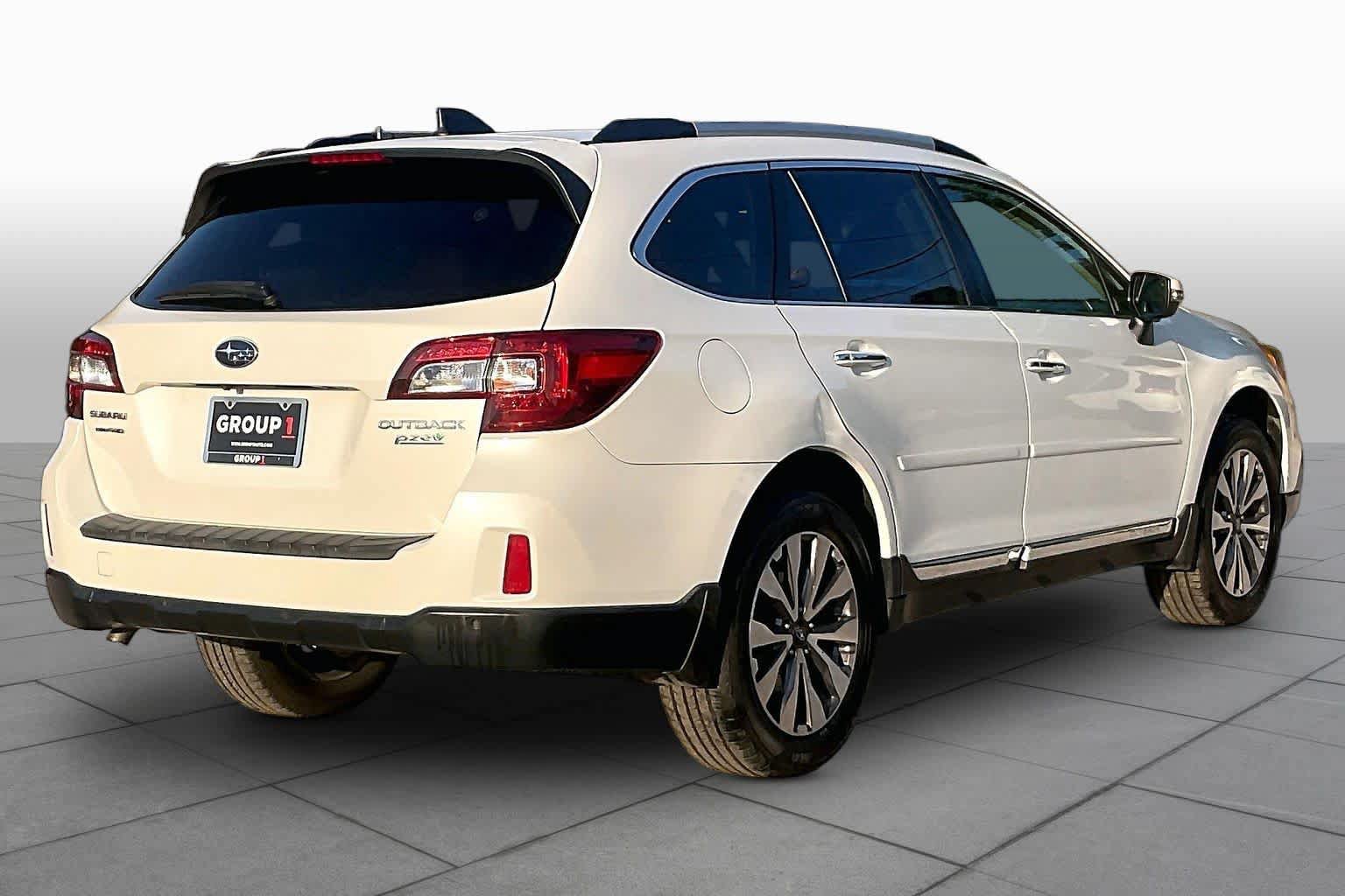Used 2017 Subaru Outback 2.5i Touring w/ Popular Package #5A AWD/4WD image 13