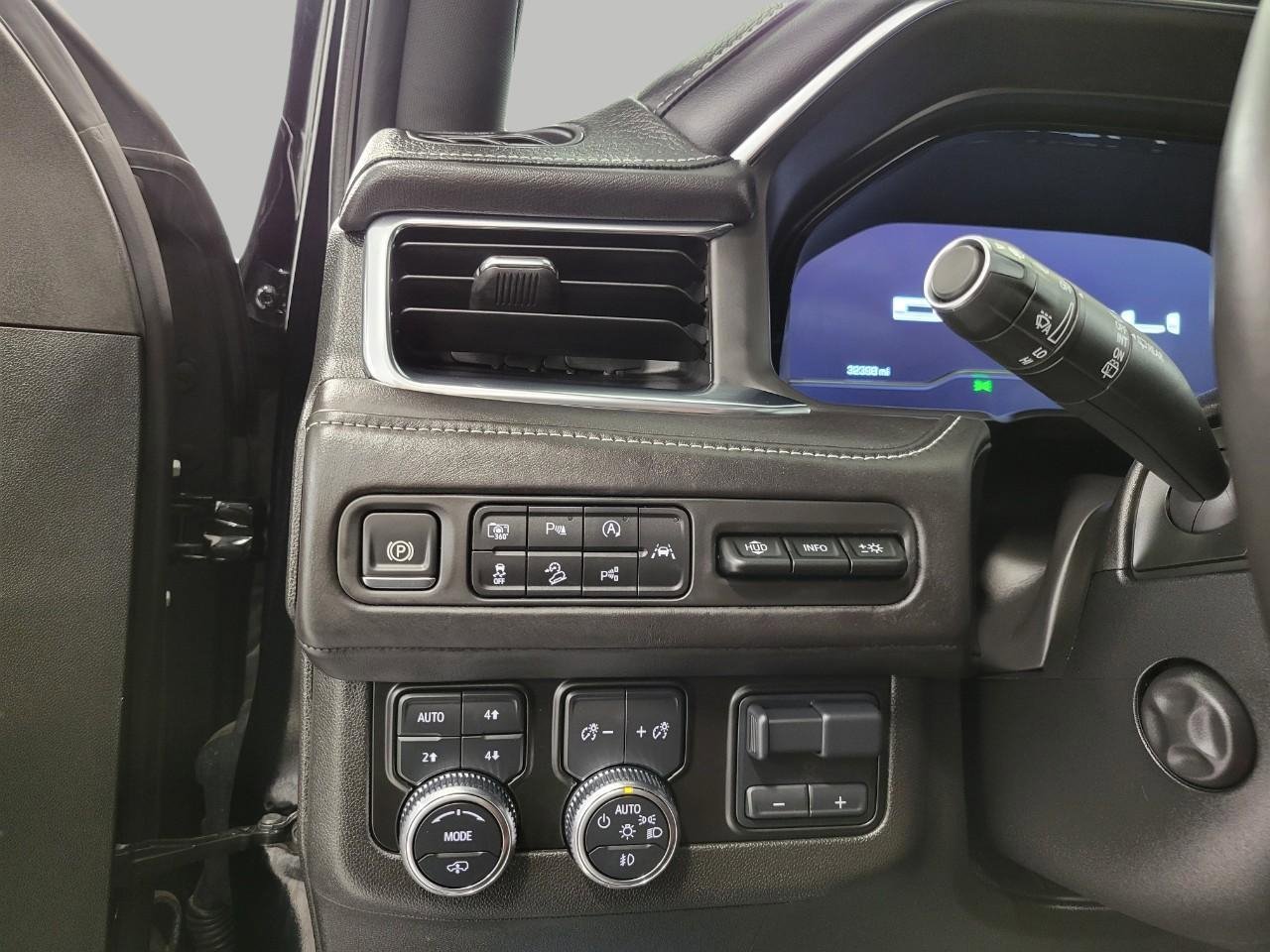 Certified 2024 GMC Yukon Denali Ultimate image 11