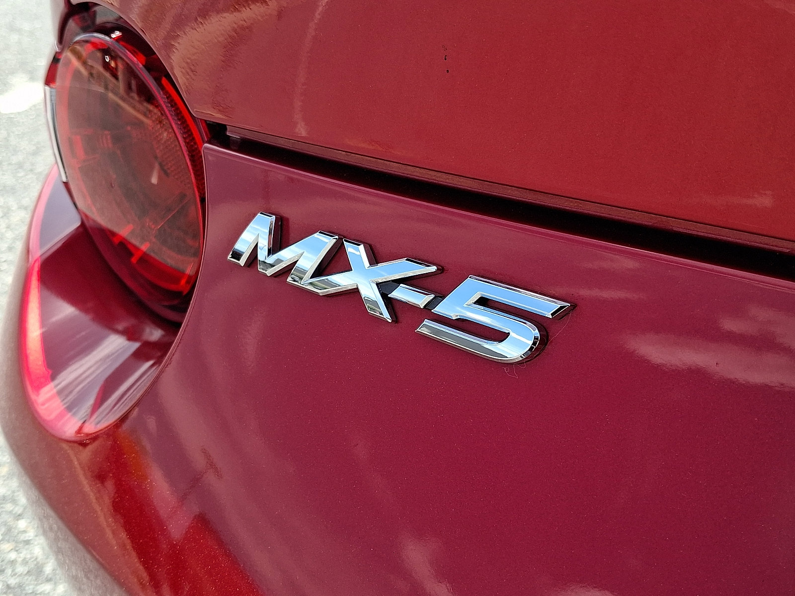 Used 2017 MAZDA MX-5 Miata RF Grand Touring RWD image 30