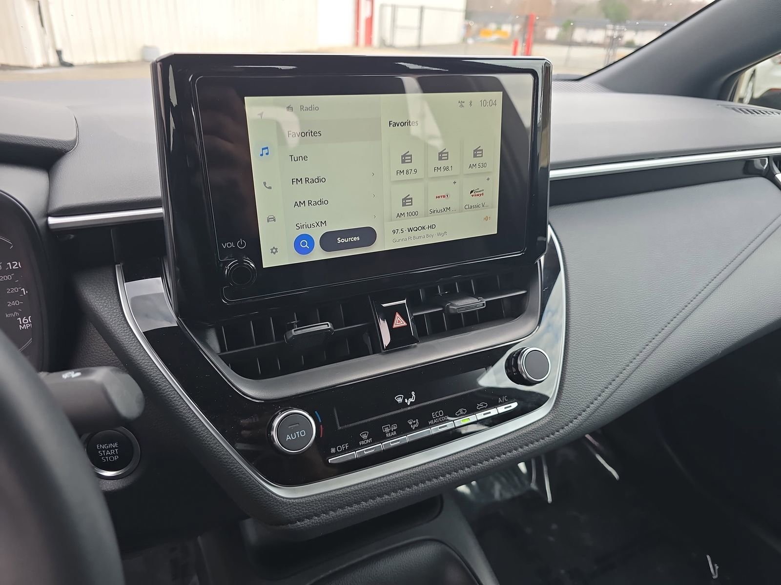 Used 2025 Toyota Corolla SE image 25