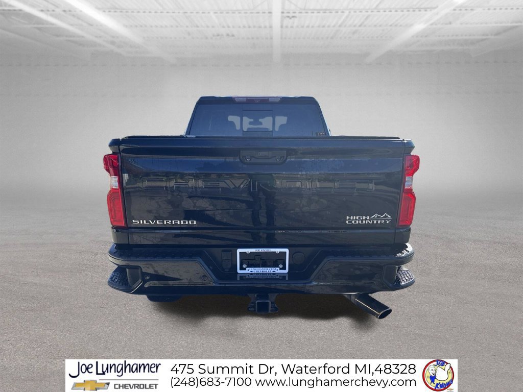 Used 2022 Chevrolet Silverado 2500 High Country w/ Safety Package II AWD/4WD image 4