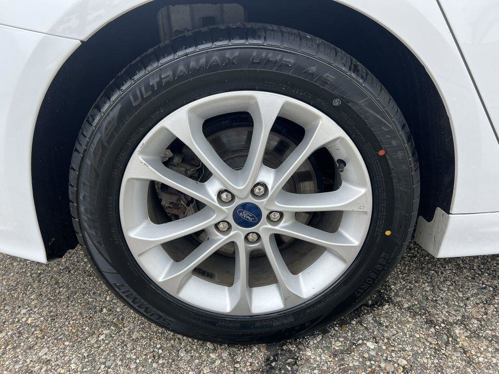 Used 2020 Ford Fusion SE image 16