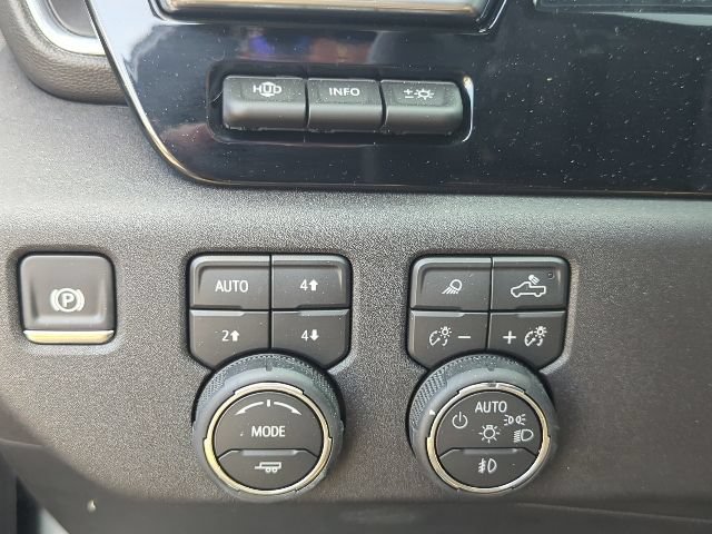 Used 2026 Chevrolet Silverado 1500 High Country AWD/4WD image 23