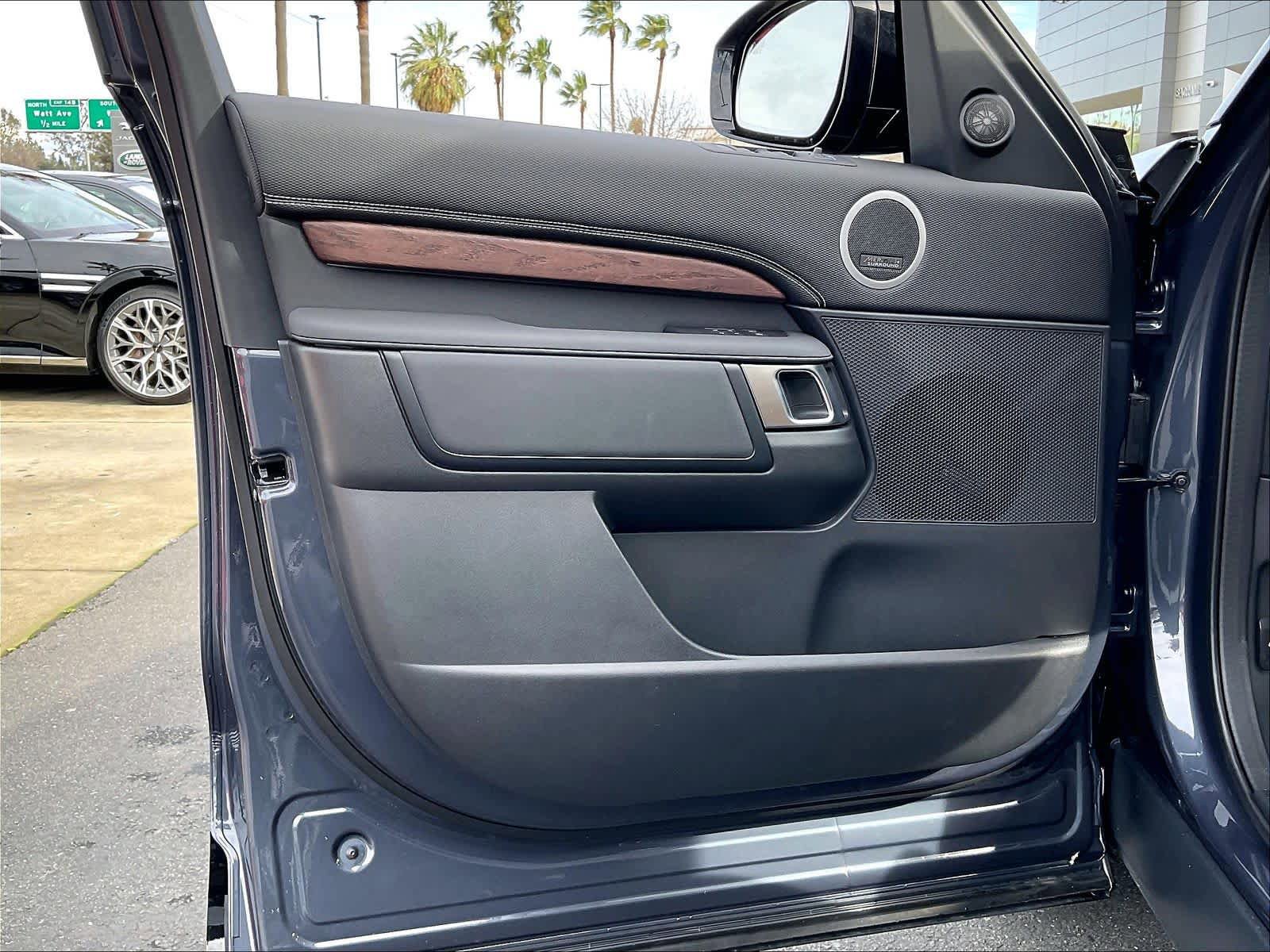 New 2026 Land Rover Discovery Dynamic SE AWD/4WD image 24