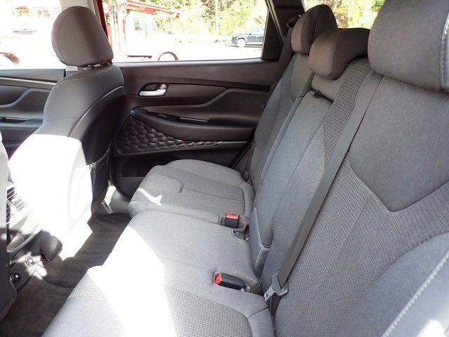 Used 2020 Hyundai Santa Fe SE image 17