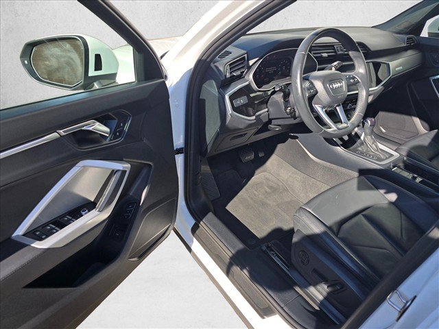Used 2022 Audi Q3 2.0T Premium Plus w/ Premium Plus Package AWD/4WD image 19
