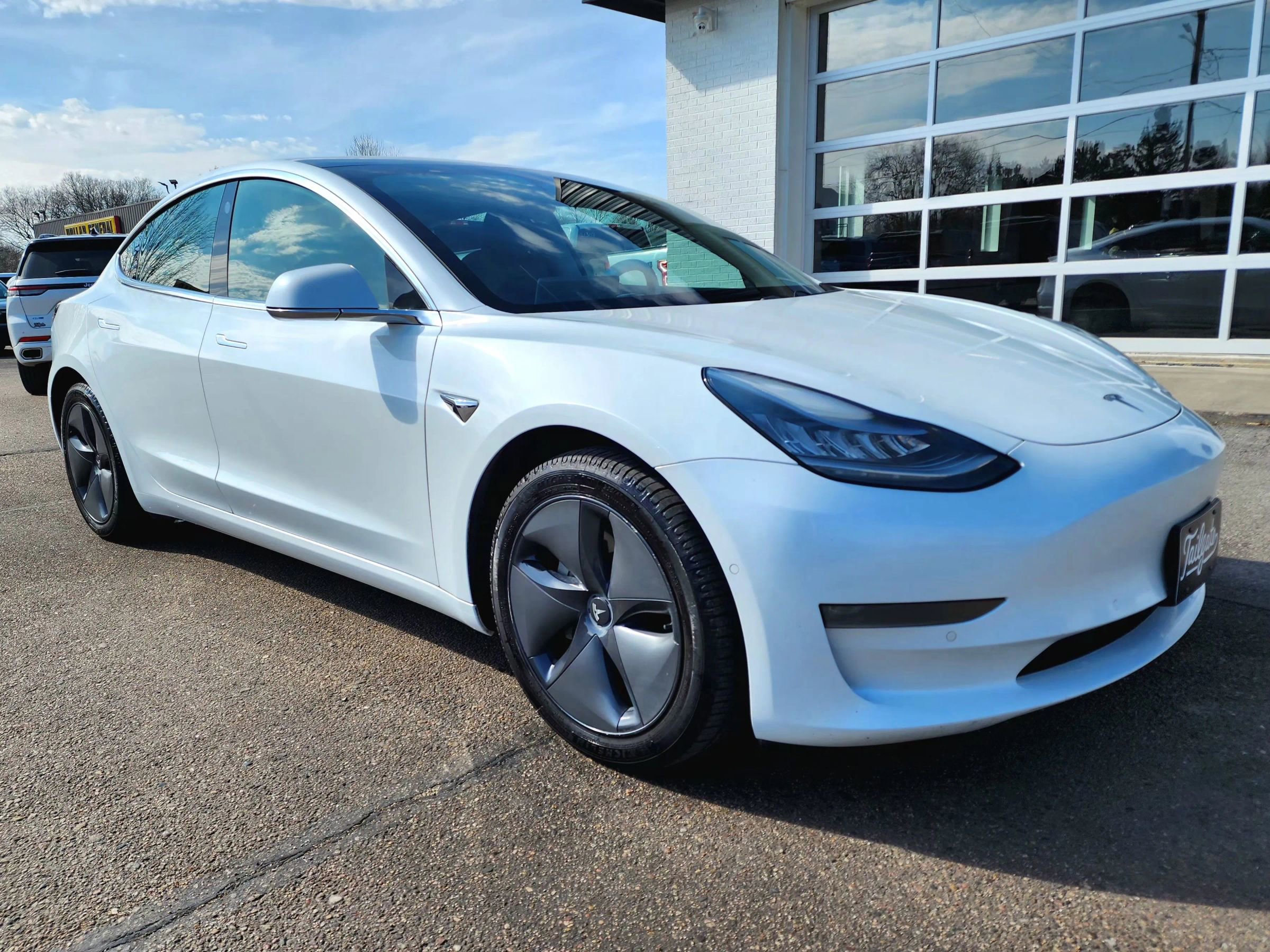 Used 2019 Tesla Model 3 Long Range image 2