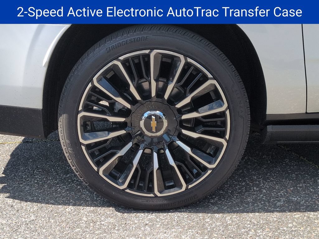 Certified 2025 Chevrolet Suburban High Country AWD/4WD image 33