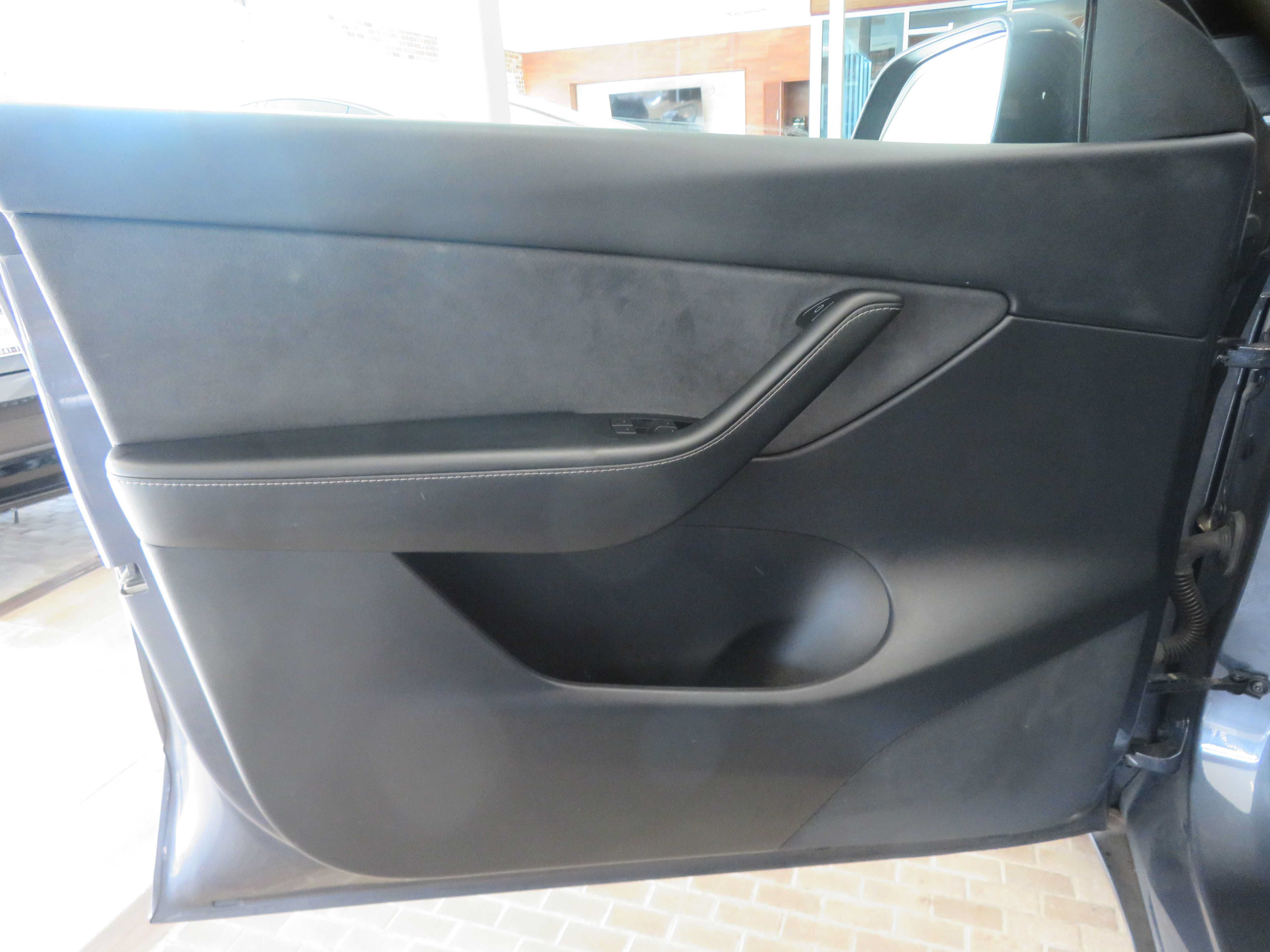 Used 2022 Tesla Model Y Performance AWD/4WD image 13