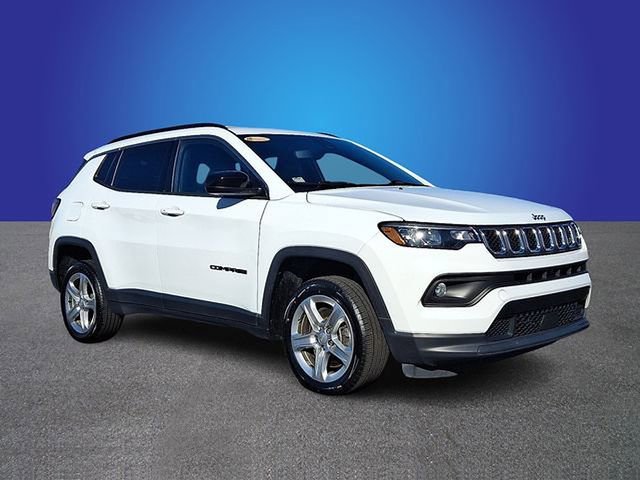 Used 2024 Jeep Compass Latitude image 3