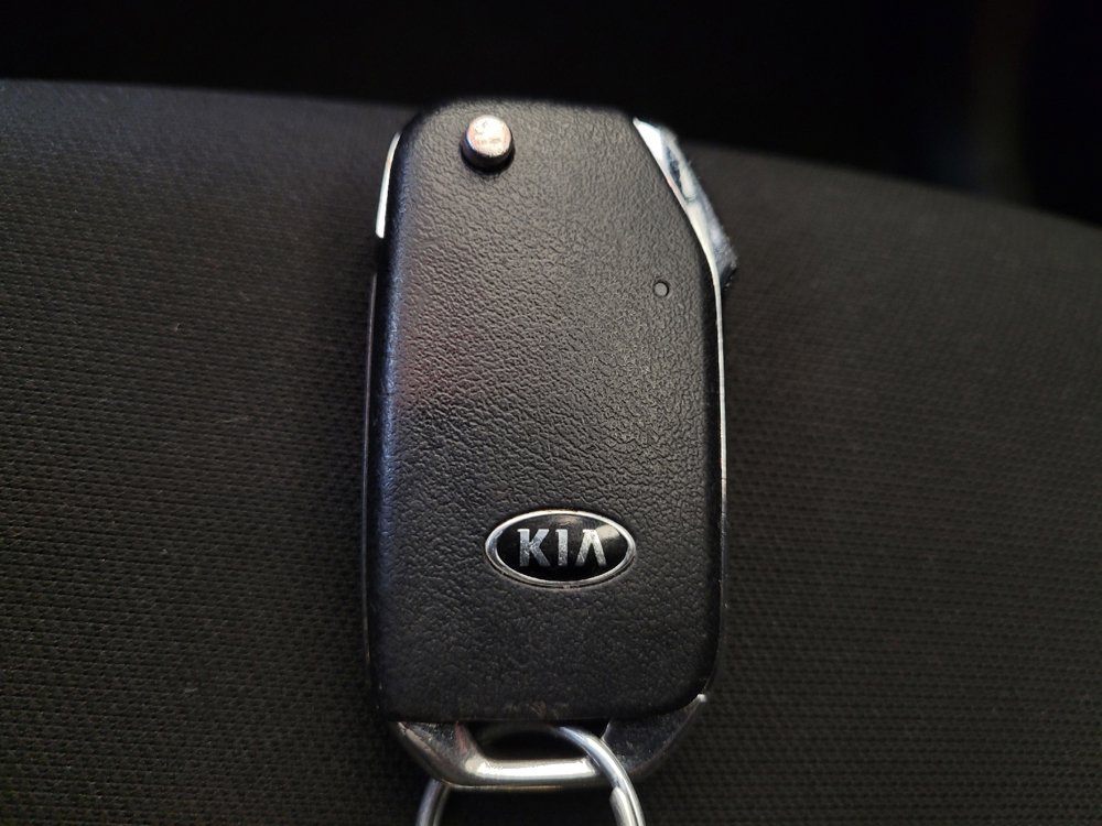 Used 2021 Kia Sorento LX image 32