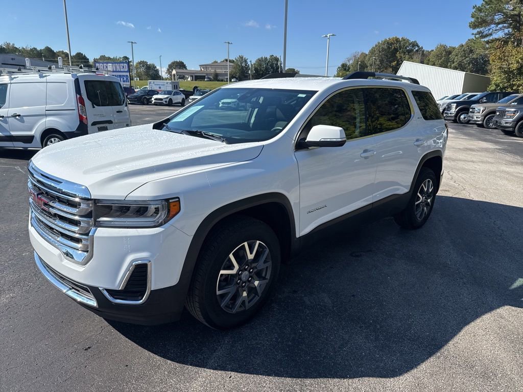 Used 2023 GMC Acadia SLE w/ Driver Convenience Package image 7