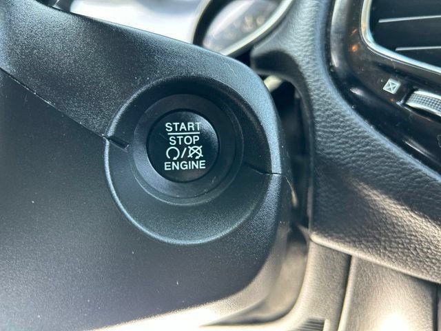 Used 2019 Jeep Compass Limited AWD/4WD image 18