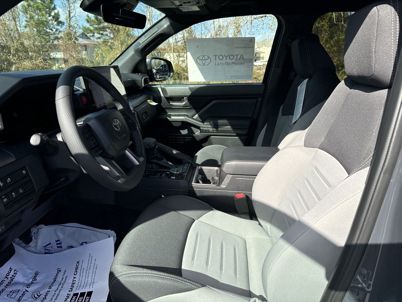 New 2024 Toyota Tacoma TRD Off-Road AWD/4WD image 13