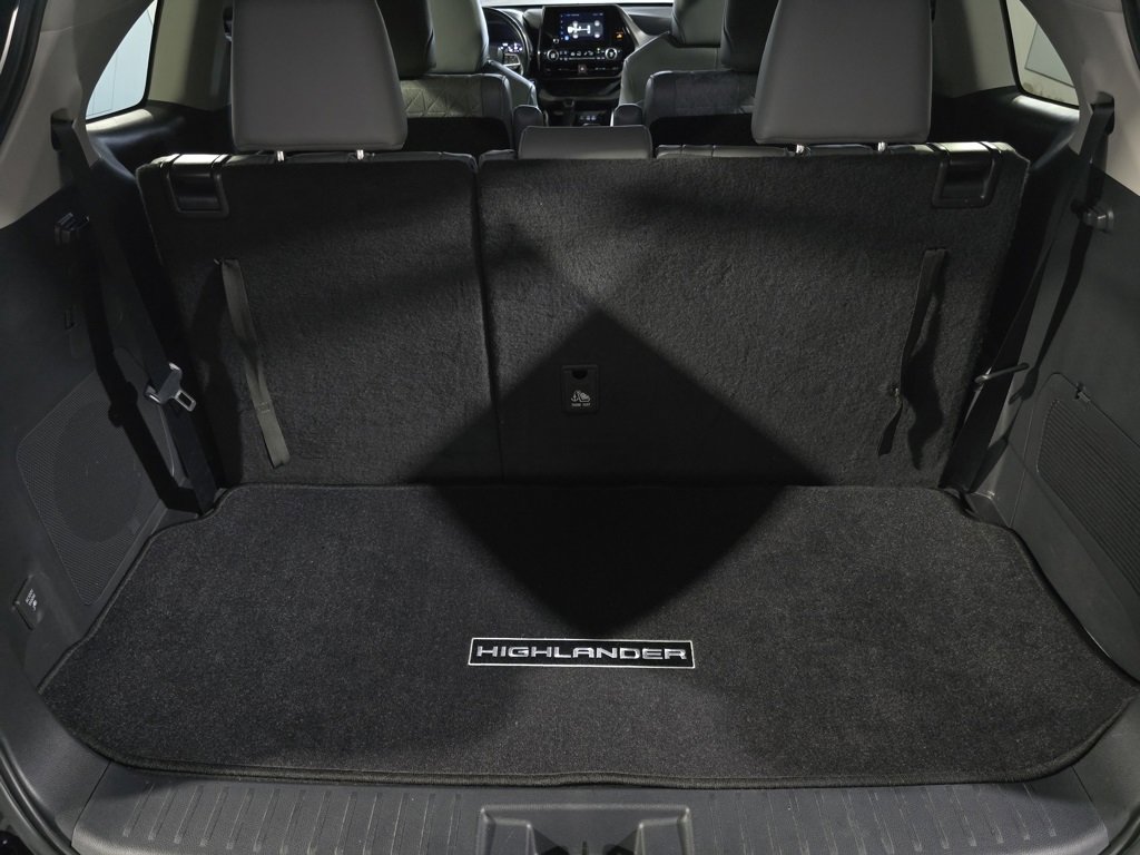 Used 2023 Toyota Highlander Bronze Edition image 30