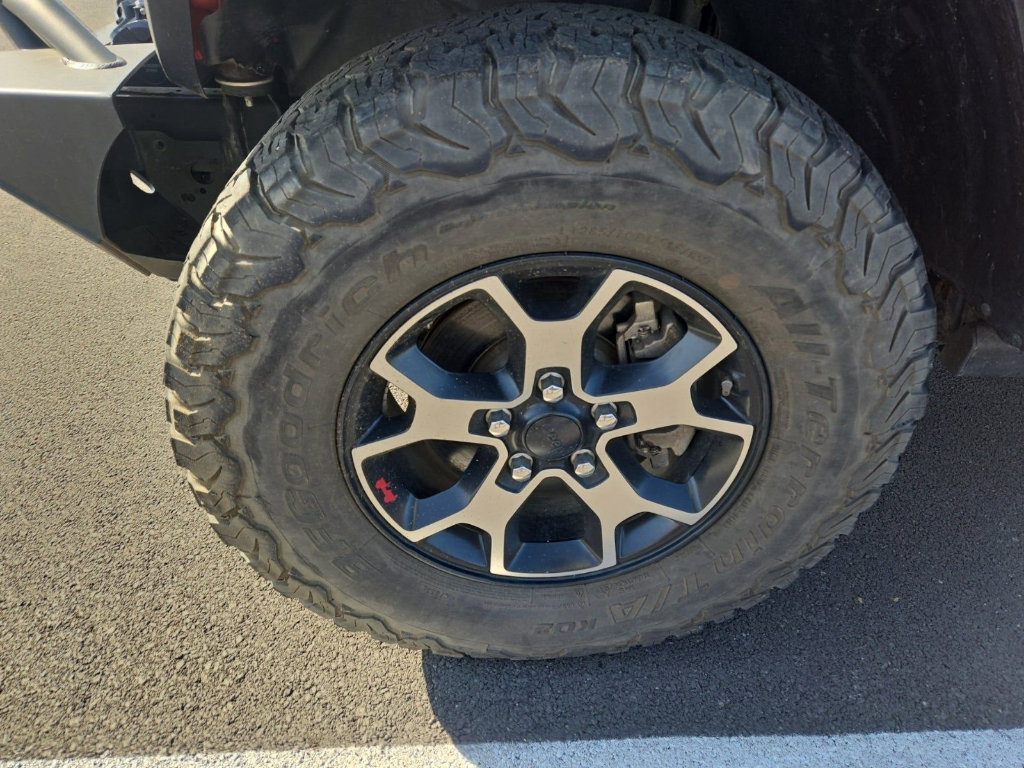 Used 2018 Jeep Wrangler Unlimited Rubicon w/ Dual Top Group image 9