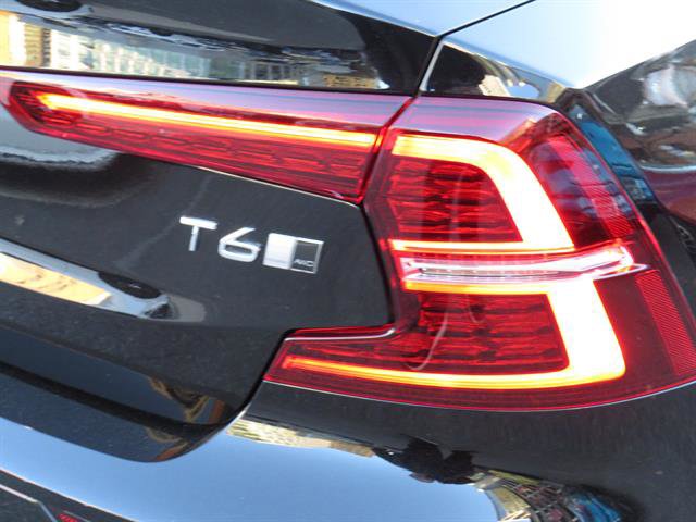 Used 2020 Volvo S60 T6 Inscription w/ Protection Package Premier image 30