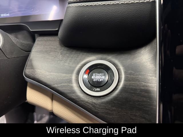 Used 2024 Jeep Grand Cherokee Limited w/ Luxury Tech Group II image 23