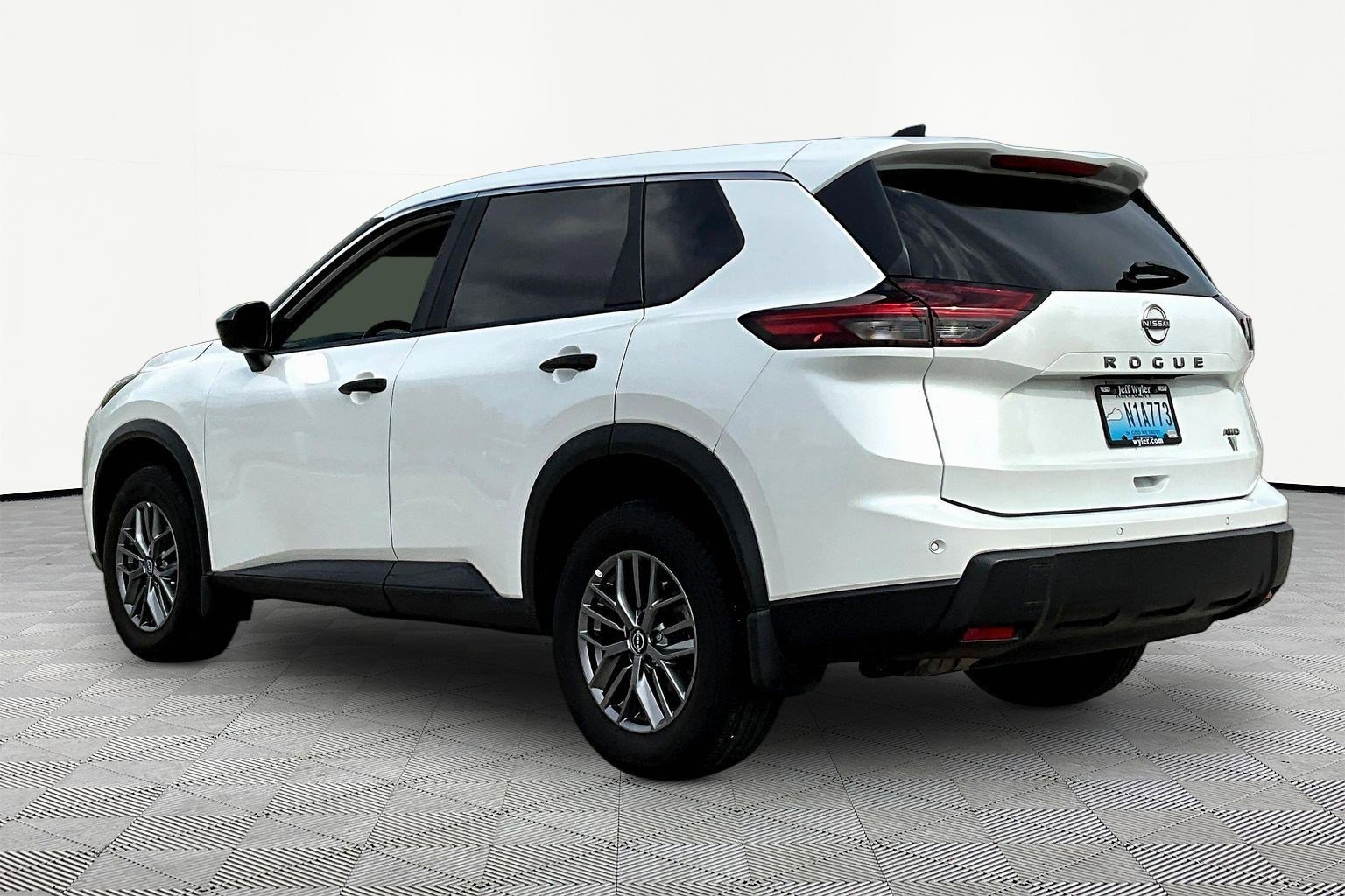 Certified 2024 Nissan Rogue S AWD/4WD image 4